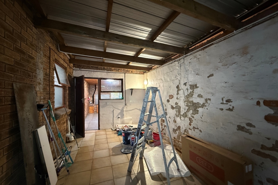 To Let 2 Bedroom Property for Rent in Oakglen Western Cape